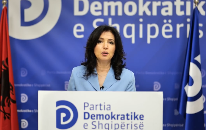 Zëdhënësja e PD, Mirela Karabina: Sali Berisha është aq mashtrues sa mohoi edhe njohjen me Erzen Breçanin
