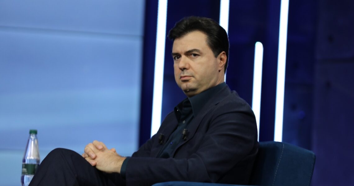 Basha: Shumica e shqiptarëve nuk do këtë qeveri, por e kupton se një pjesë e opozitës ka rënë në kurthin e interesave të ngushta