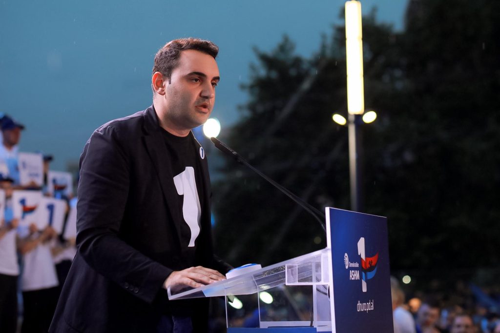 Këlliçi: Ftoj sot çdo qytetar shqiptar që ditën e diel të bashkohet me PD, për ta grisur njëherë e mirë pasaportën  e narkoshtetit të Edi Ramës, këtij njeriu që vodhi dhe përzuri shqiptarët