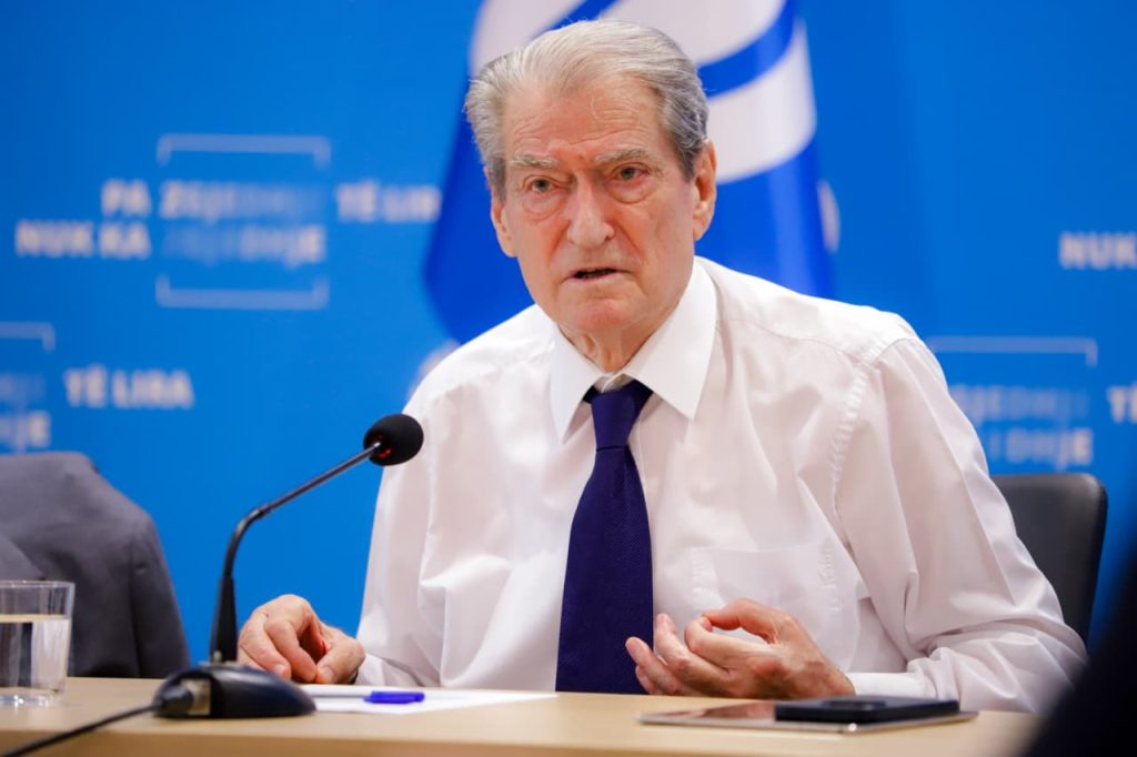 Berisha:  Të dërgojmë në Gjykatën Kushtetuese, dekretin për Diellën dhe ndryshimin e rregullores së Parlamentit. Duke mbështetur plotësisht integrimin, Shqipëria nuk plotëson asnjë standard në këtë proces, përveç pozicionit gjeostrategjik