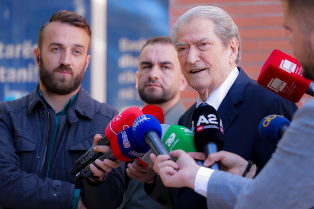 Berisha: Mbështetje e plotë për Florian Binaj. Përshëndes vendimin unanim të Gjykatës Kushtetuese, mbrojti rendin kushtetues  
