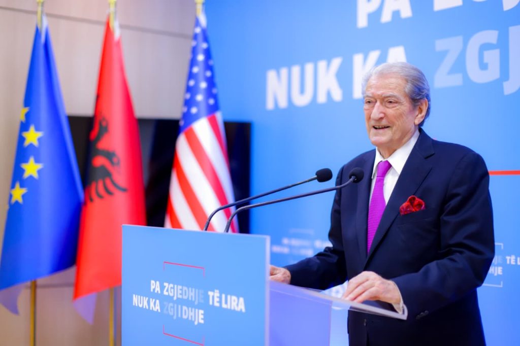 Vizita e Von der Leyen/ Berisha: Shqipëria, përveç kriterit gjeostrategjik dhe politikës së jashtme, nuk plotëson asnjë kriter tjetër për integrimin e saj në BE