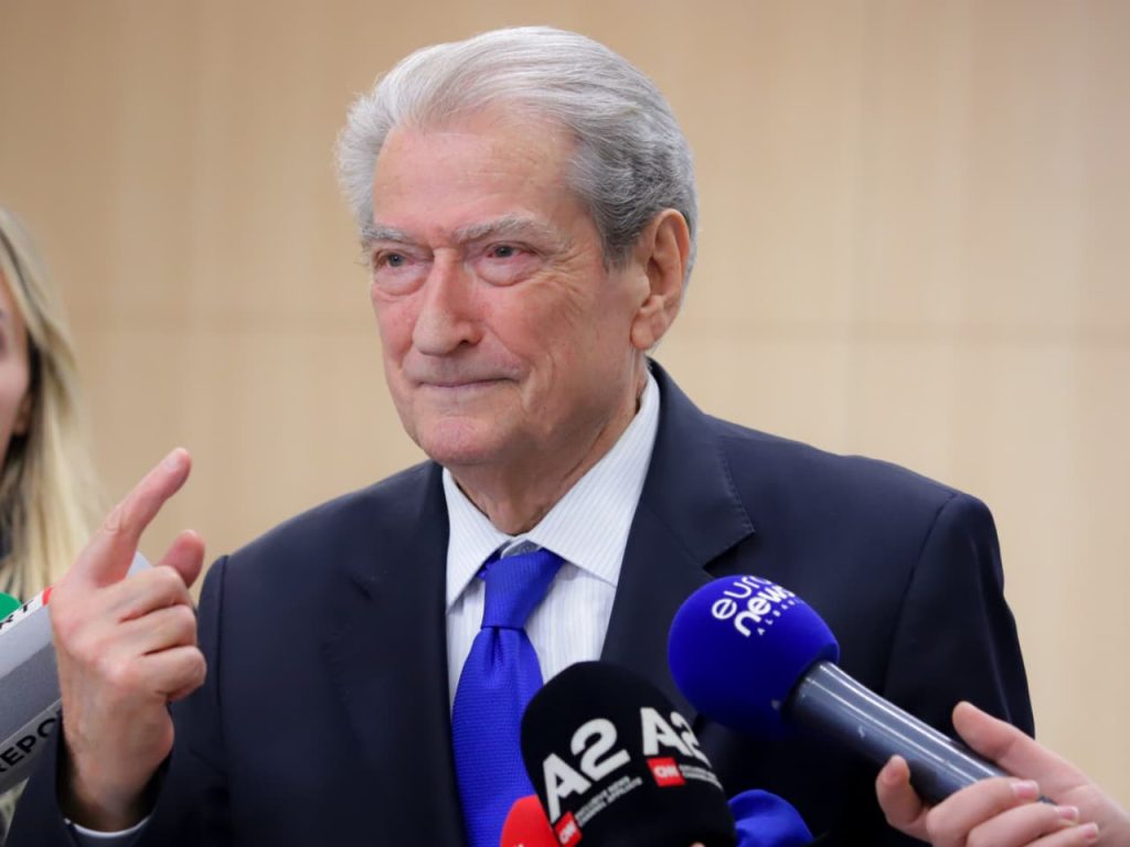 Berisha: Do përshkallëzojmë qëndrimet brenda parlamentit, do bëjmë betejë në çdo terren. Rama 50 milionë euro u ka plaçkitur shqiptarëve dhe kërkon t’ia faturojë të gjitha Lubi Ballukut