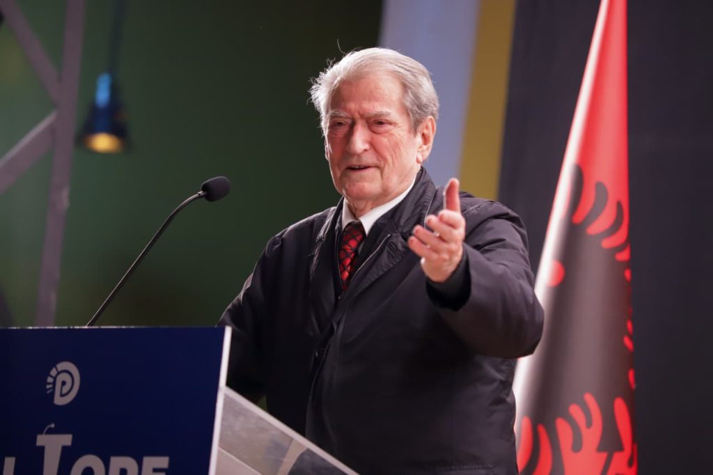 Berisha: Edi Rama ka shfarosur kombin, është armiku më i madh i shqiptarëve, me të nuk ka zgjedhje. Ne kemi përmbysur një diktaturë 35 vite më parë, e do ta përmbysim edhe këtë, në mënyrën më të vendosur dhe më të shpejtë