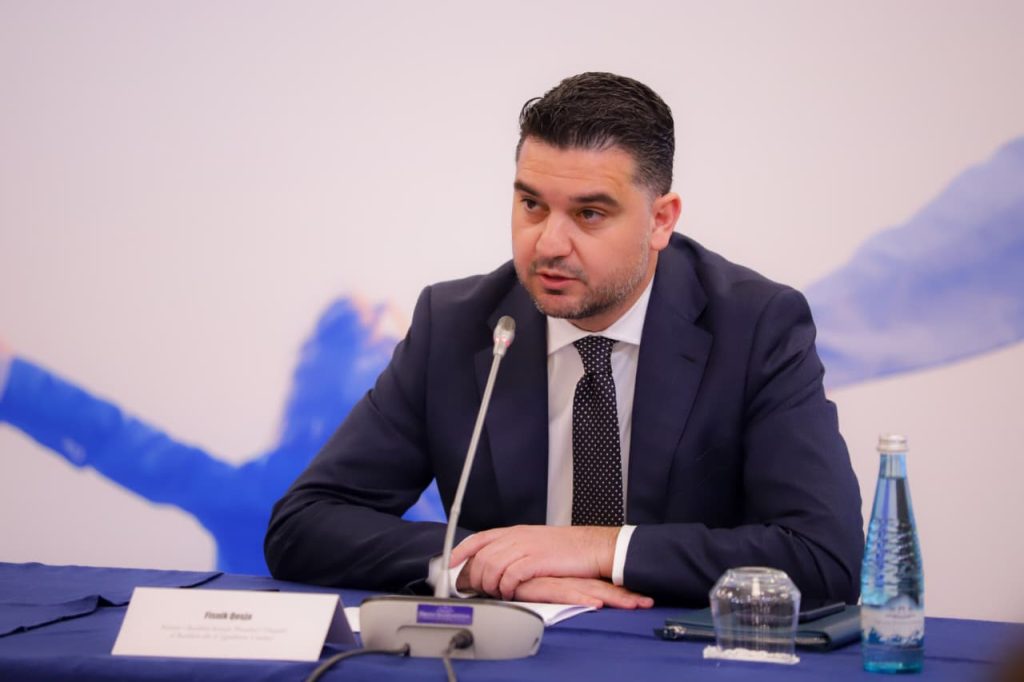 Fisnik Qosja: Reforma Administrative Territoriale, mundësi për rikthimin e politikës pranë qytetarëve dhe zhvillimin e komunave