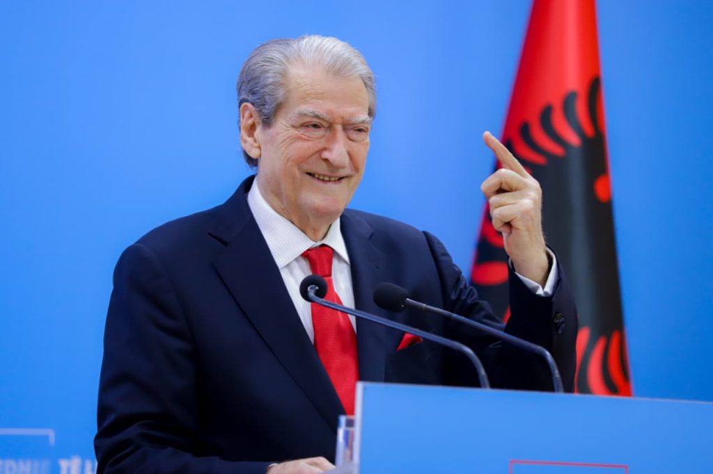 Mesazhi i Berishës për diasporën: Rama është armiku më i egër i kombit shqiptar pas Enver Hoxhës. Paketa e Maleve është paketa e mafies!