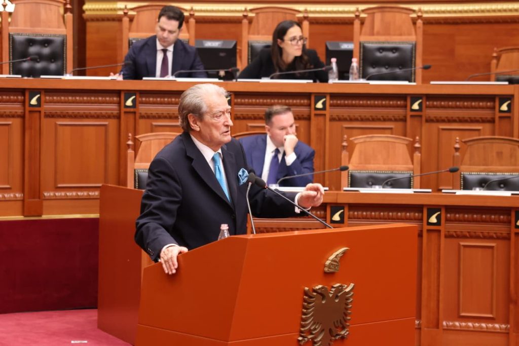 Reforma territoriale/ Berisha: Raporti juaj është i paligjshëm, ne do bëjmë gjithçka që shqiptarët të ngrihen kundër jush